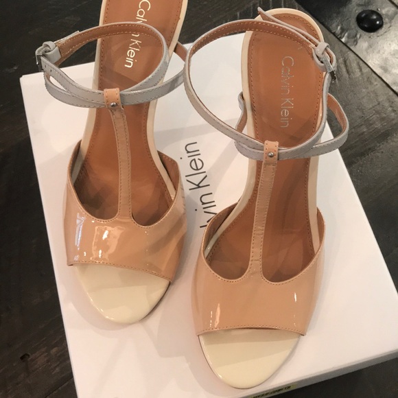 Calvin Klein patent hills - Picture 3 of 3